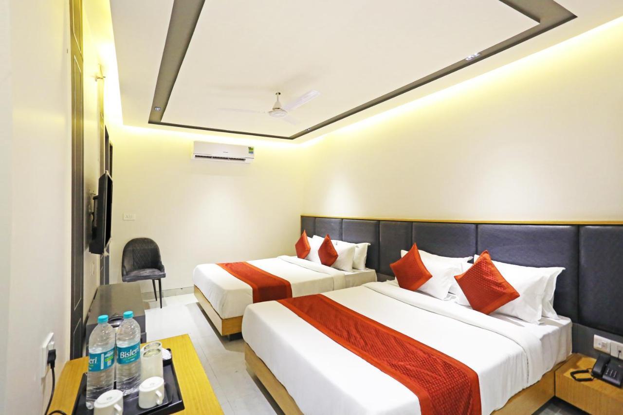 Hotel Apple Villa - Near Delhi Airport With Free Airport Transsfer ニューデリー エクステリア 写真