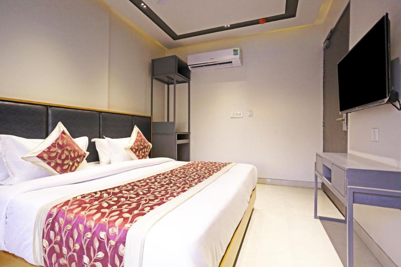 Hotel Apple Villa - Near Delhi Airport With Free Airport Transsfer ニューデリー エクステリア 写真