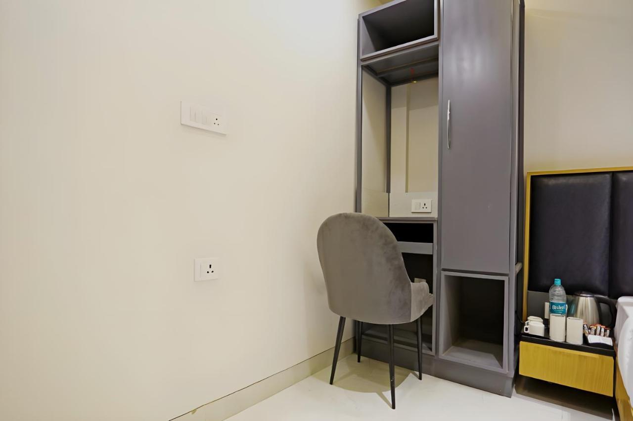 Hotel Apple Villa - Near Delhi Airport With Free Airport Transsfer ニューデリー エクステリア 写真