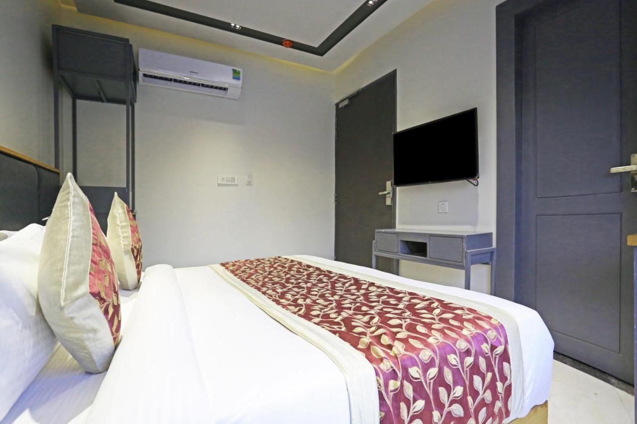 Hotel Apple Villa - Near Delhi Airport With Free Airport Transsfer ニューデリー エクステリア 写真