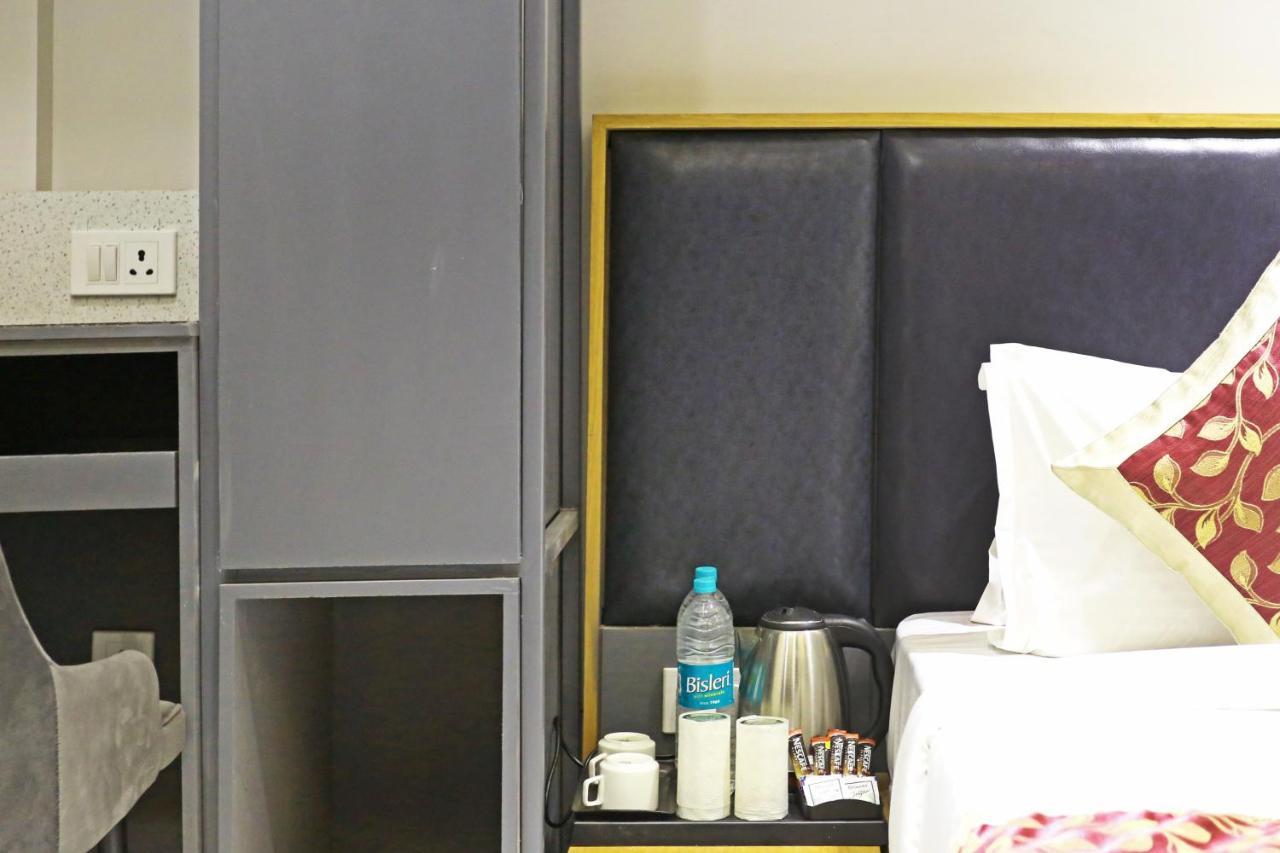 Hotel Apple Villa - Near Delhi Airport With Free Airport Transsfer ニューデリー エクステリア 写真